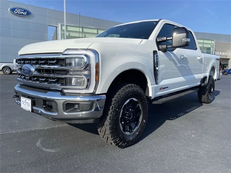 2025 Ford F-250 Lariat photo 1