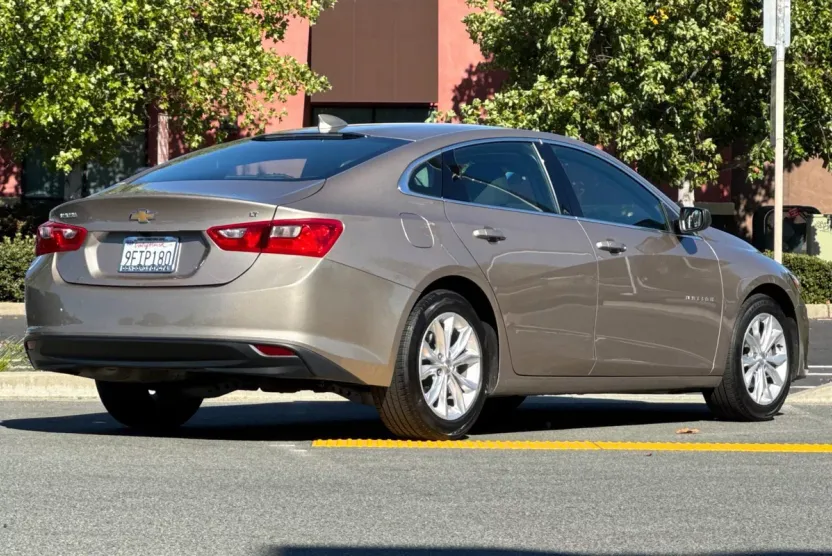 2023 Chevrolet Malibu 1LT photo 1