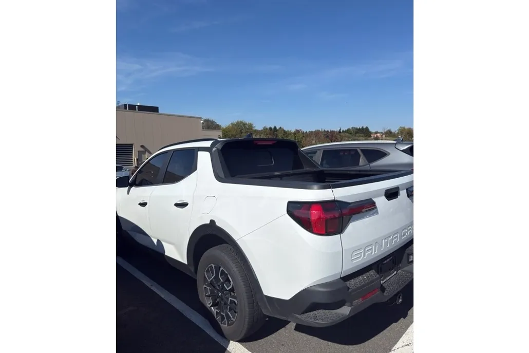 2022 Hyundai Santa Cruz SEL photo 1