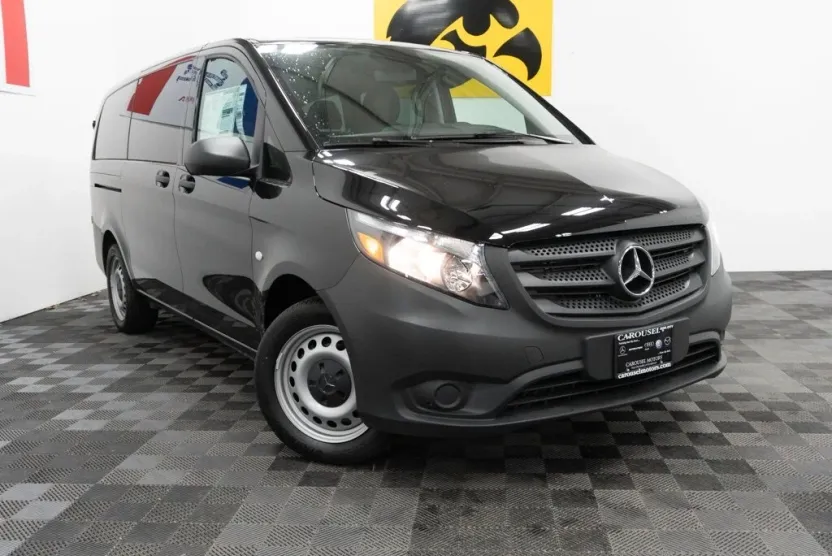 2019 Mercedes Benz Metris Passenger photo 1