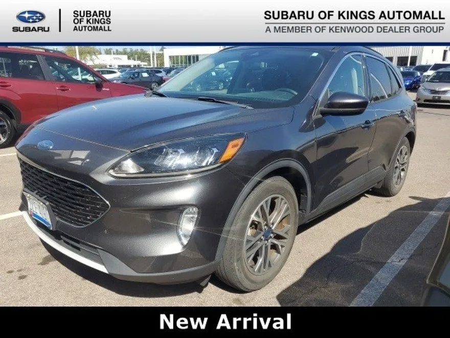 2020 Ford Escape SEL photo 1
