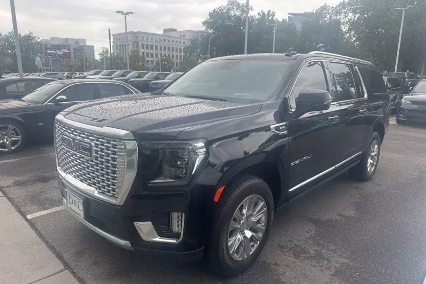 2023 Gmc Yukon XL Denali photo 1