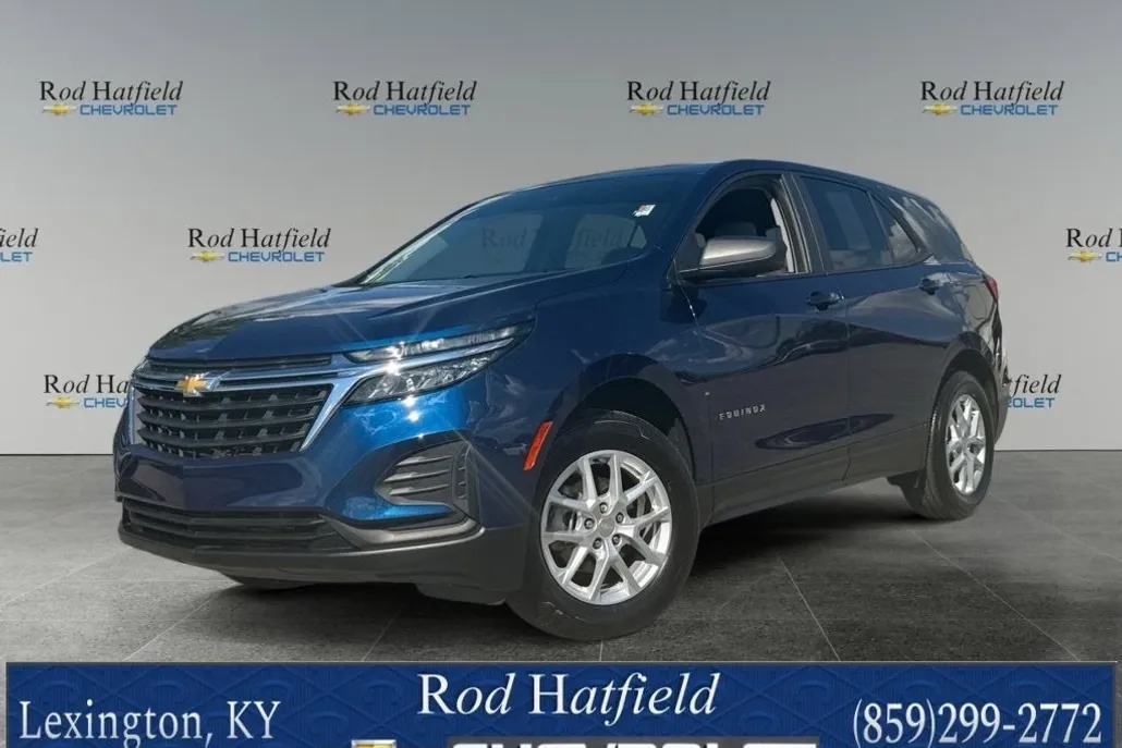 2023 Chevrolet Equinox LS photo 1