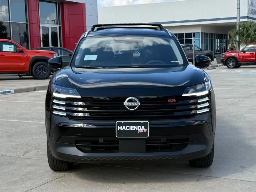 2026 Nissan Kicks SR photo 1