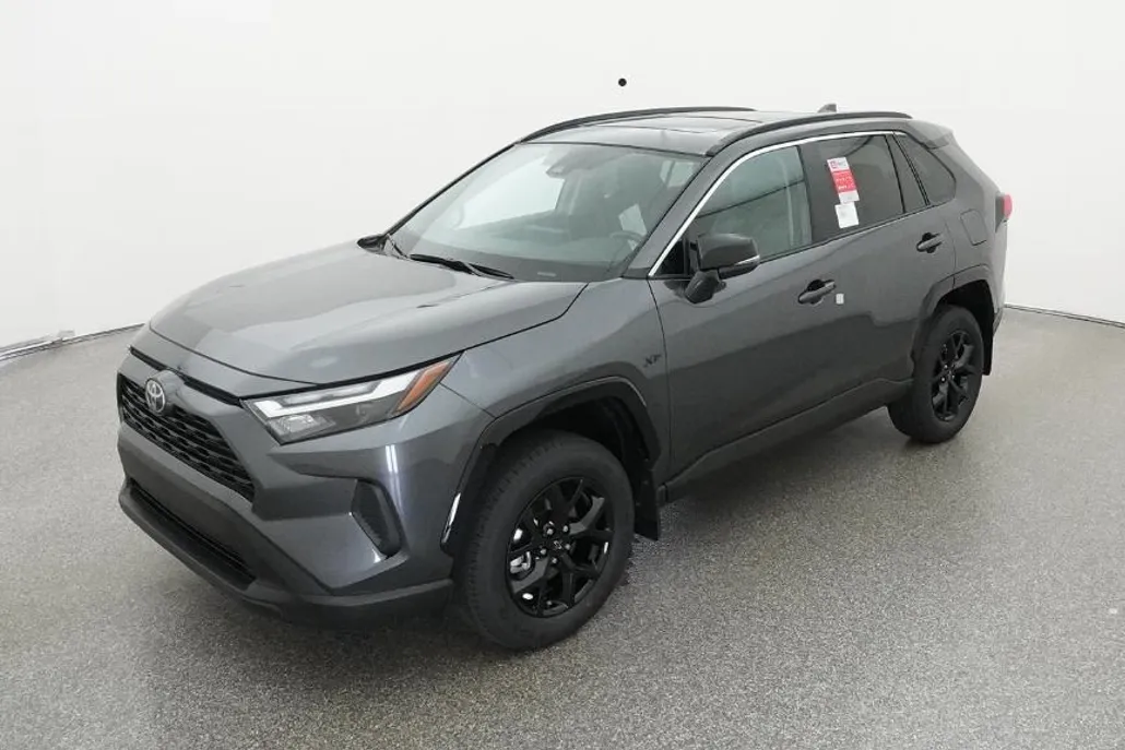 2025 Toyota RAV4 XLE photo 1