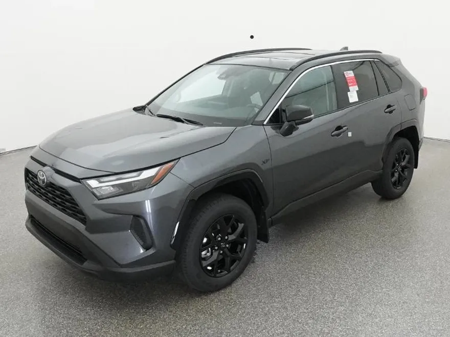 2025 Toyota RAV4 XLE photo 1
