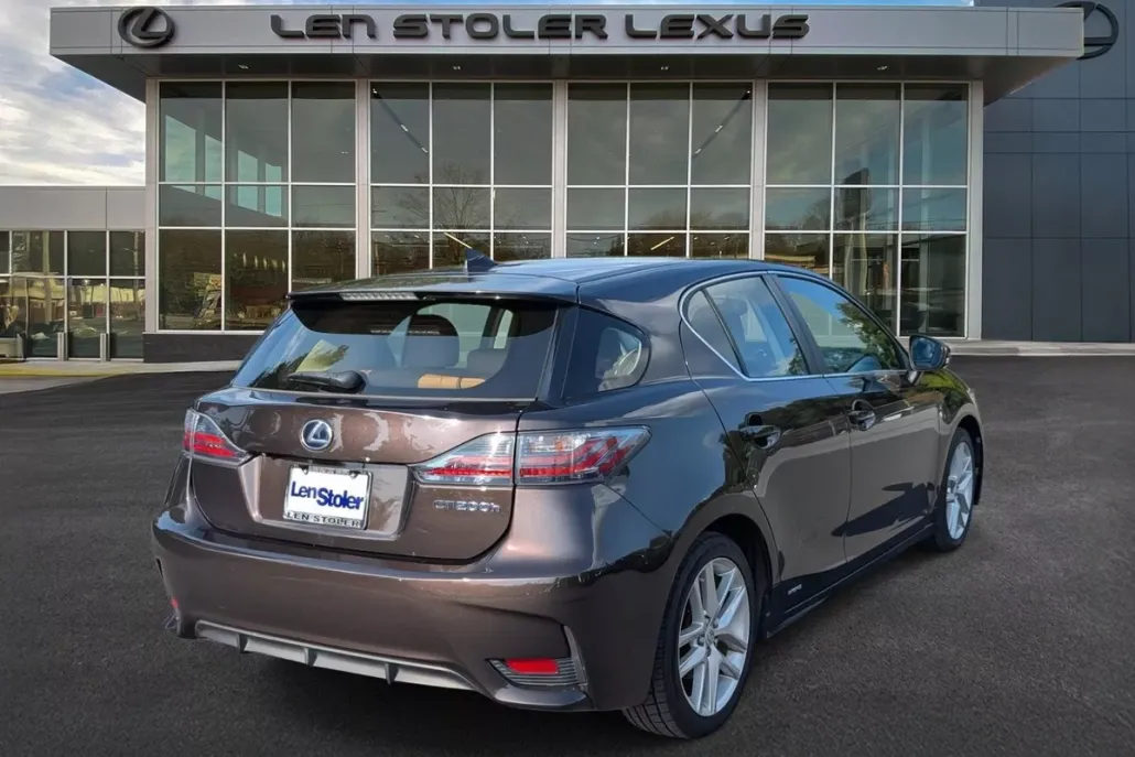 2015 Lexus CT 200h photo 1
