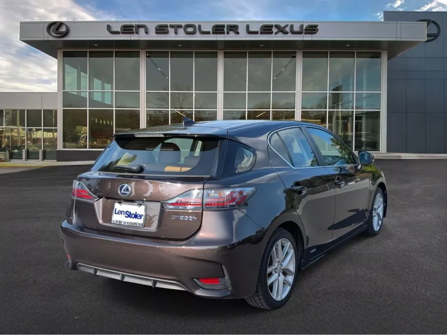 2015 Lexus CT 200h photo 1