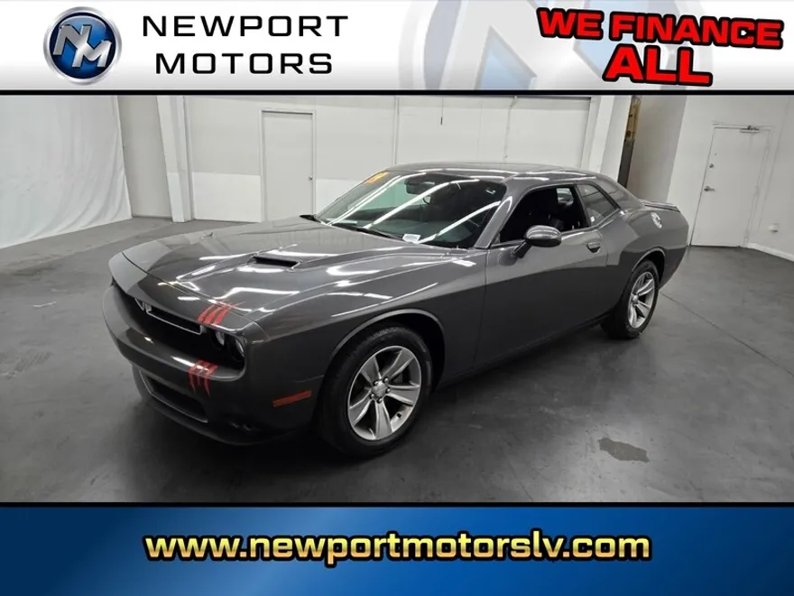 2019 Dodge Challenger SXT photo 1