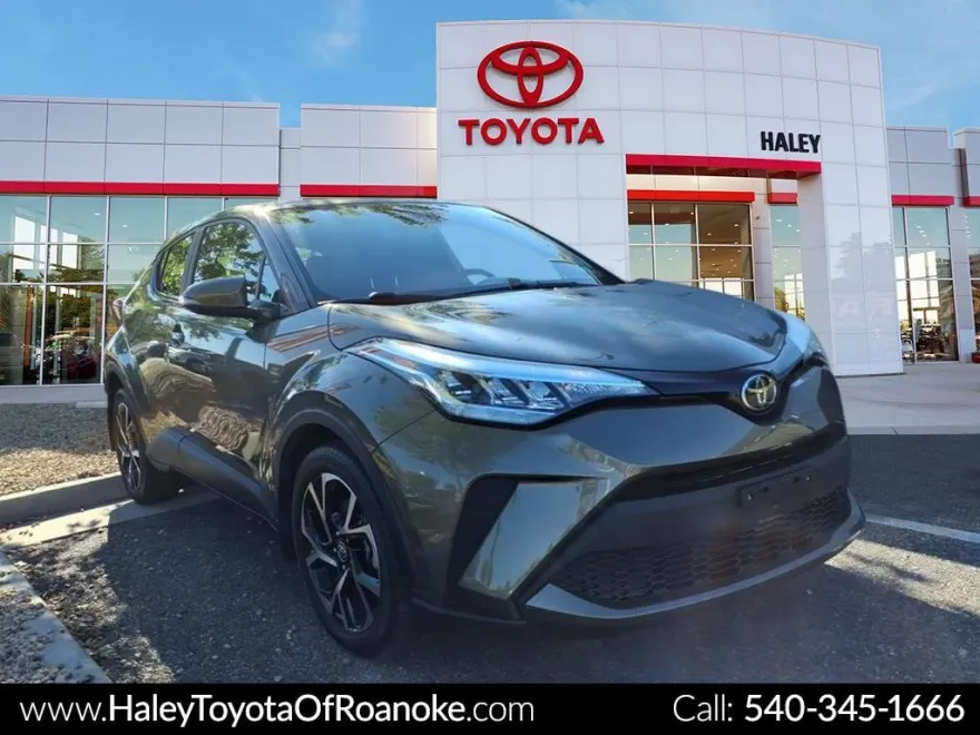2021 Toyota C-HR XLE photo 1