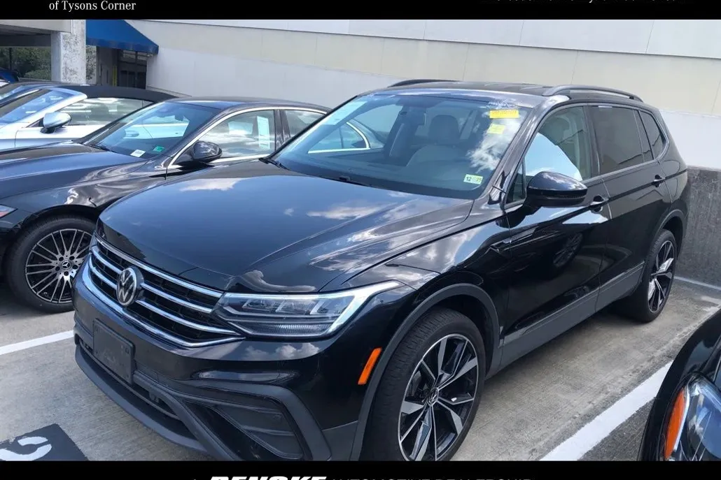 2022 Volkswagen Tiguan S photo 1