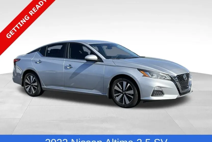 2022 Nissan Altima 2.5 SV photo 1