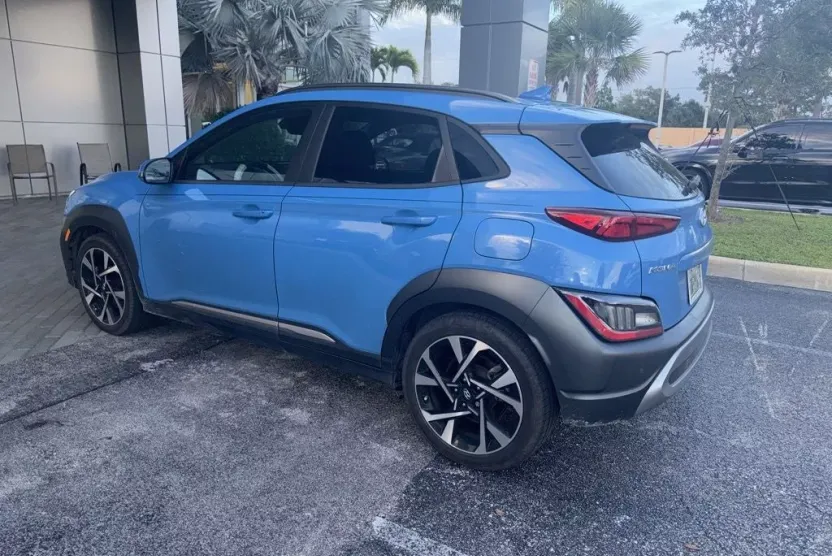 2023 Hyundai Kona Limited photo 1