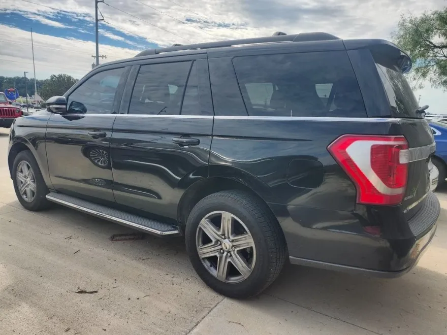2020 Ford Expedition XLT photo 1