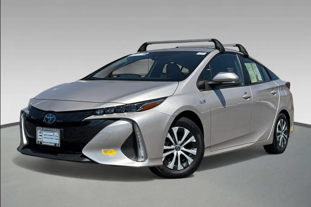 2022 Toyota Prius Prime LE photo 1