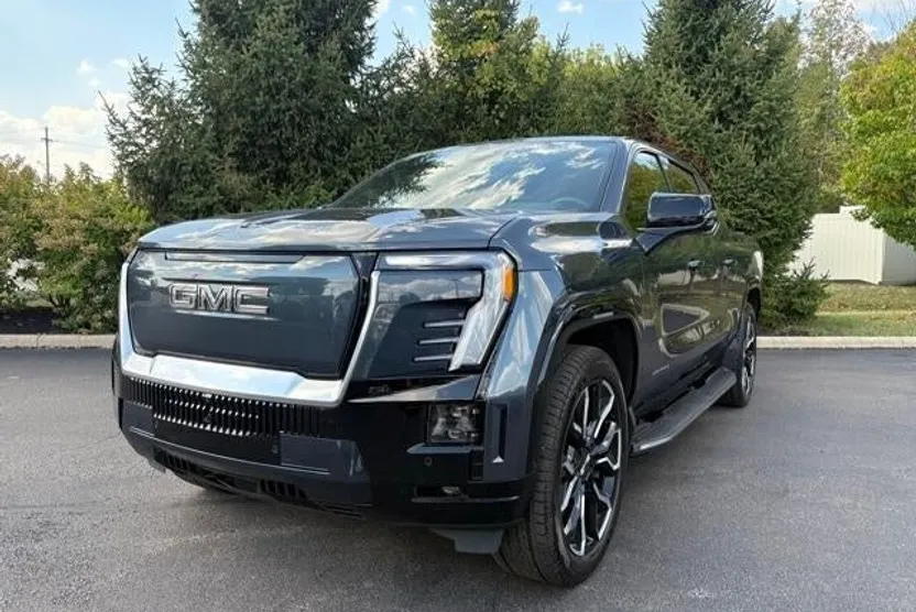 2025 Gmc Sierra EV Denali photo 1