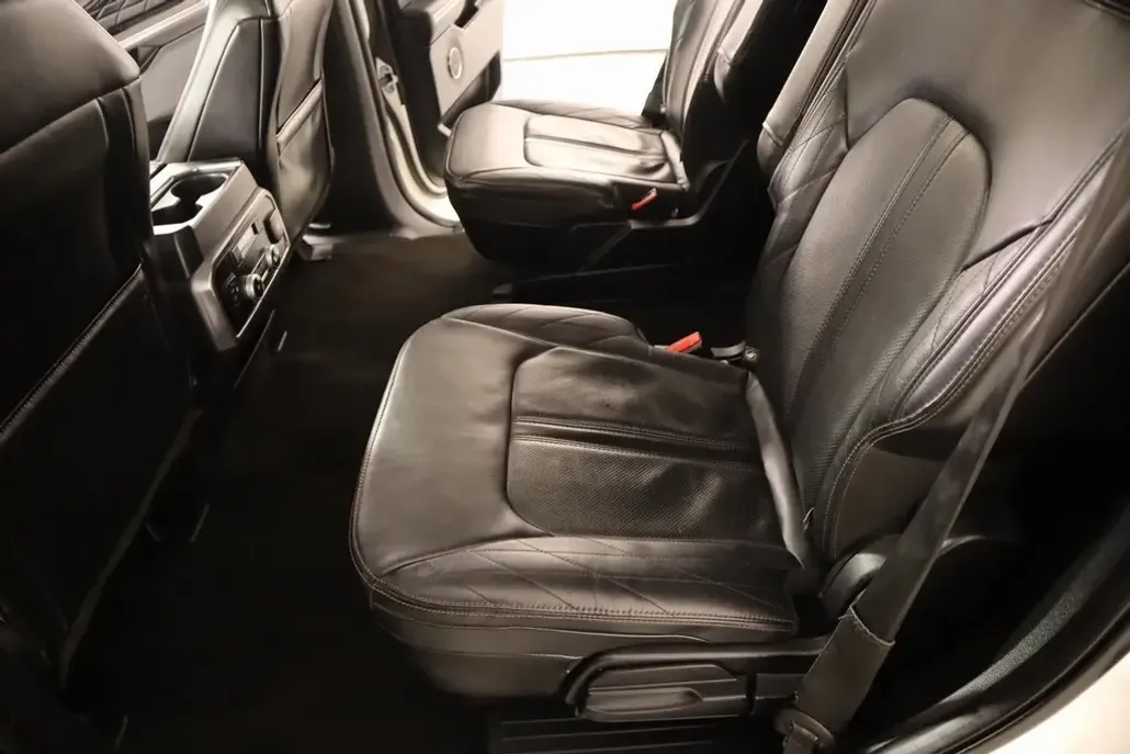 2021 Ford Expedition Platinum photo 1