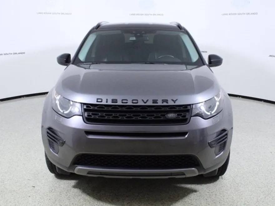 2018 Land Rover Discovery Sport SE photo 1