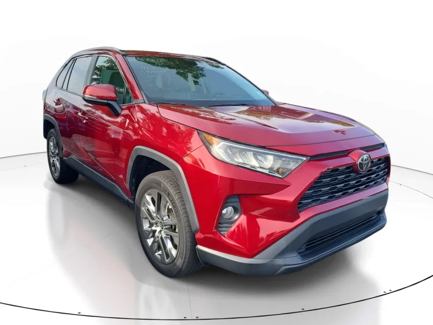 2021 Toyota RAV4 XLE Premium photo 1