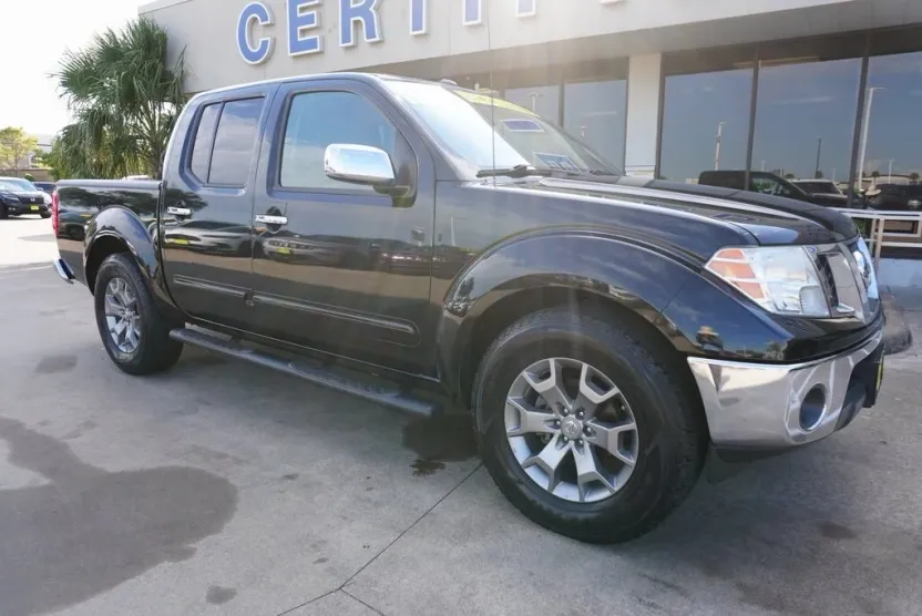 2019 Nissan Frontier SL photo 1