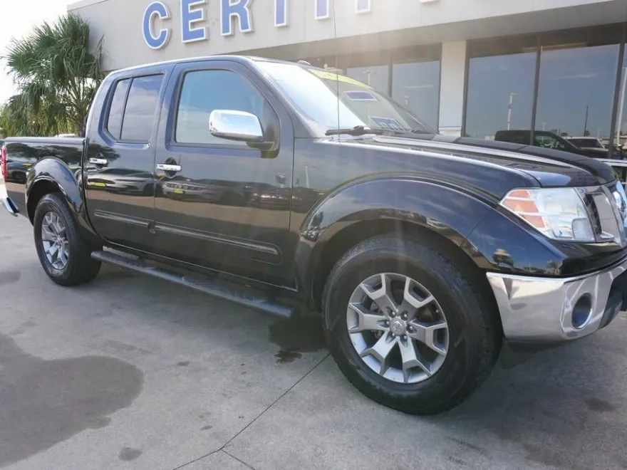 2019 Nissan Frontier SL photo 1