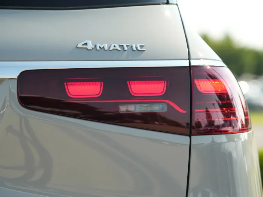 2025 Mercedes Benz GLS 450 4MATIC photo 1