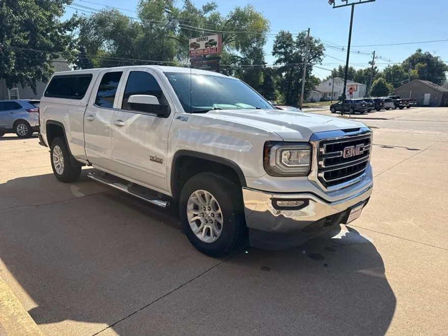 2017 Gmc Sierra 1500 SLE photo 1