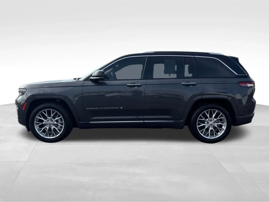 2022 Jeep Grand Cherokee Summit photo 1