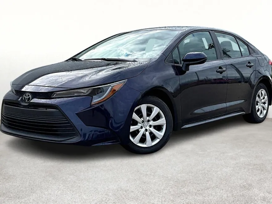 2024 Toyota Corolla LE photo 1