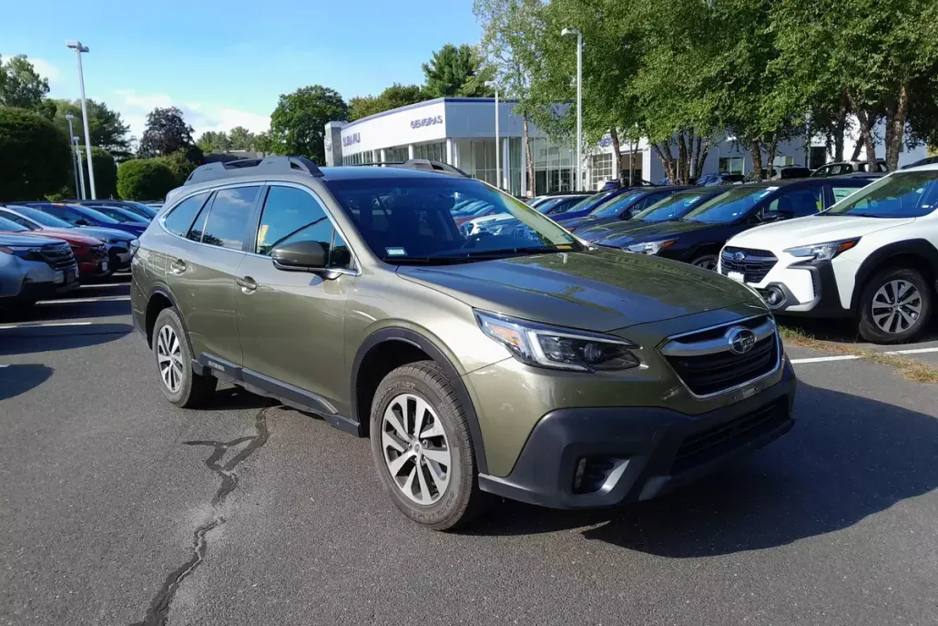 2022 Subaru Outback Premium photo 1