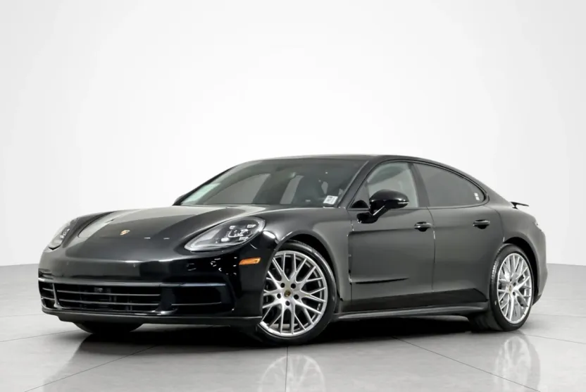 2018 Porsche Panamera 4 photo 1