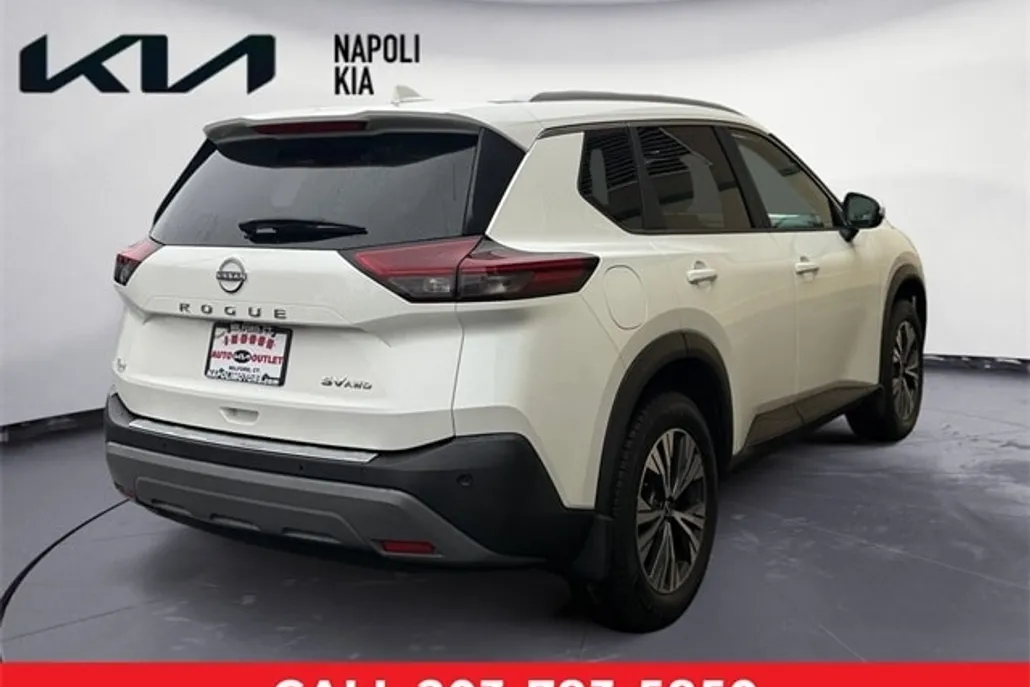 2022 Nissan Rogue SV photo 1