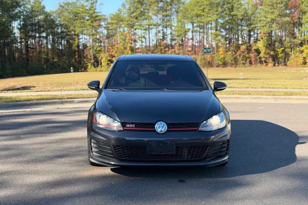 2016 Volkswagen Golf GTI SE photo 1