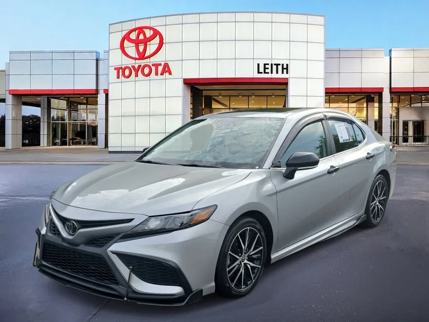 2023 Toyota Camry SE photo 1