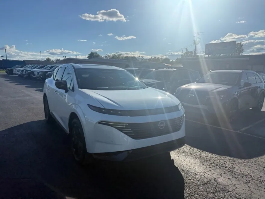 2025 Nissan Murano Platinum photo 1