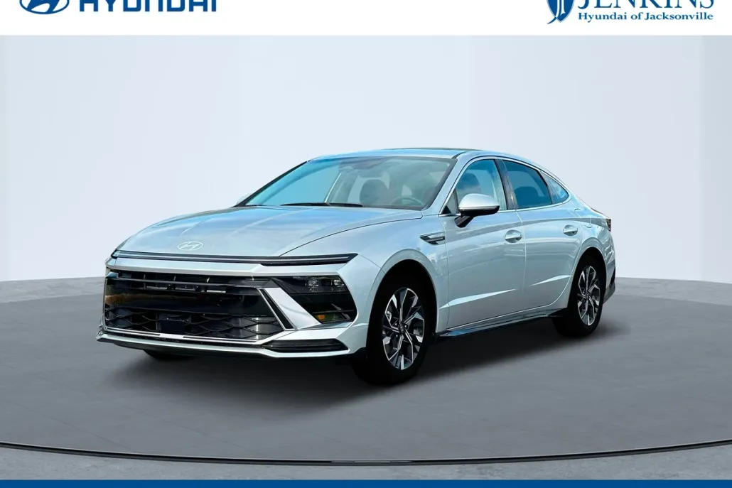 2025 Hyundai Sonata SEL photo 1