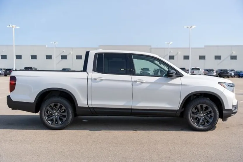 2023 Honda Ridgeline Sport photo 1