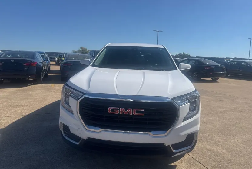 2024 Gmc Terrain SLE photo 1