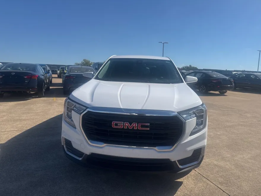 2024 Gmc Terrain SLE photo 1