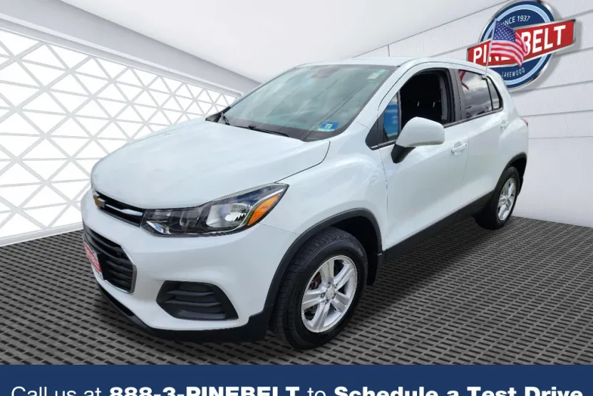 2020 Chevrolet Trax LS photo 1