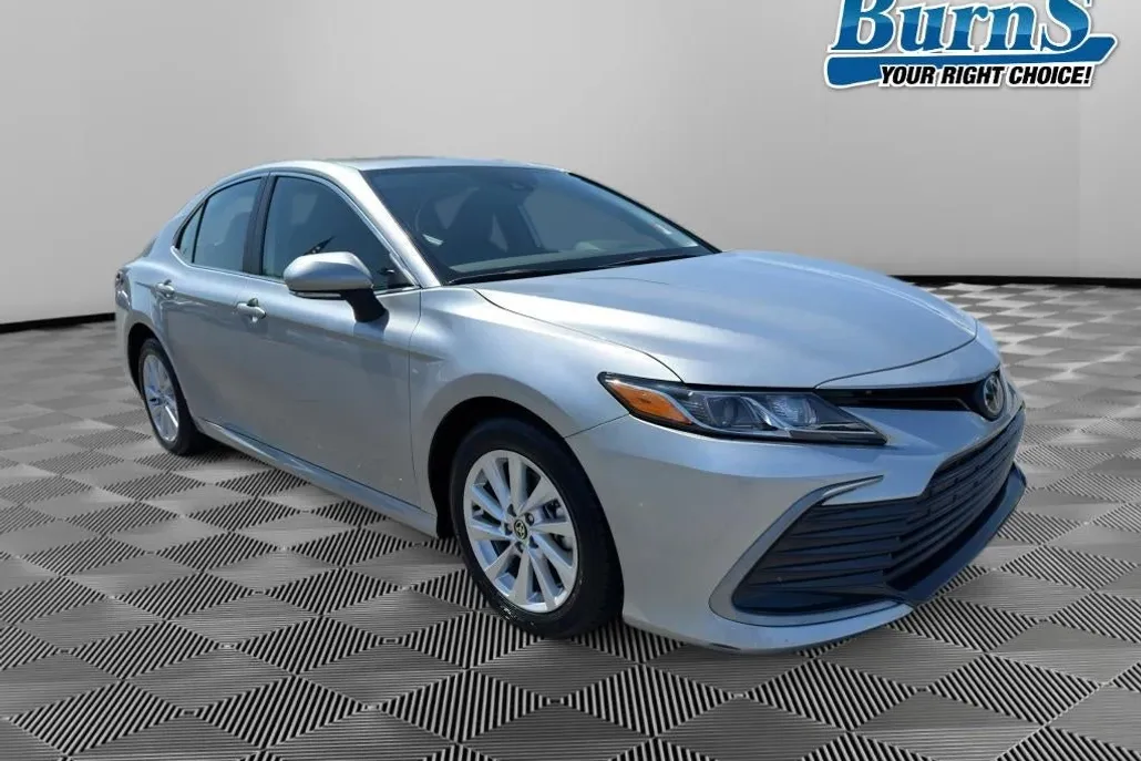 2024 Toyota Camry LE photo 1