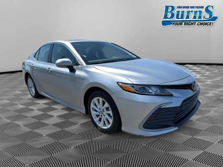 2024 Toyota Camry LE photo 1