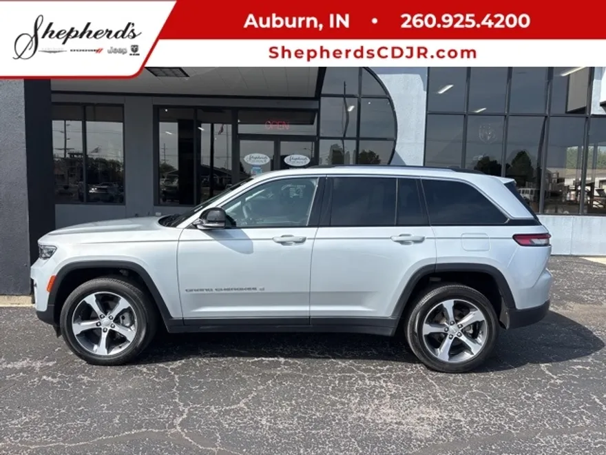 2023 Jeep Grand Cherokee Limited photo 1