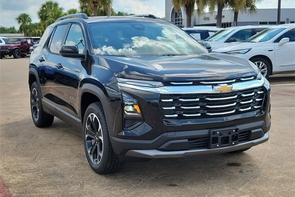2026 Chevrolet Equinox LT photo 1