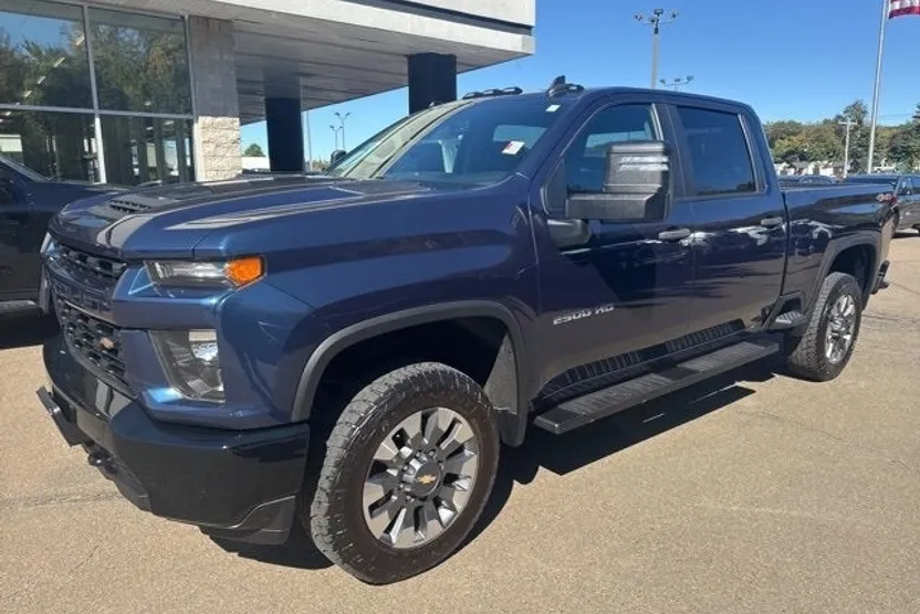 2023 Chevrolet Silverado 2500HD Custom photo 1