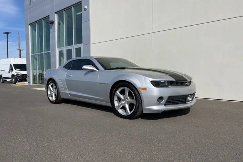 2015 Chevrolet Camaro 2LT photo 1