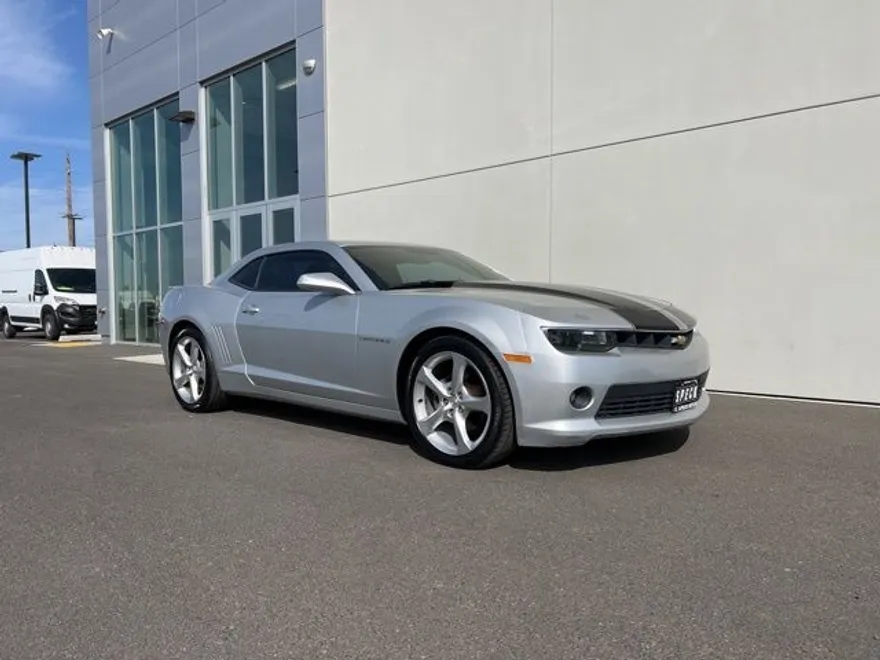 2015 Chevrolet Camaro 2LT photo 1