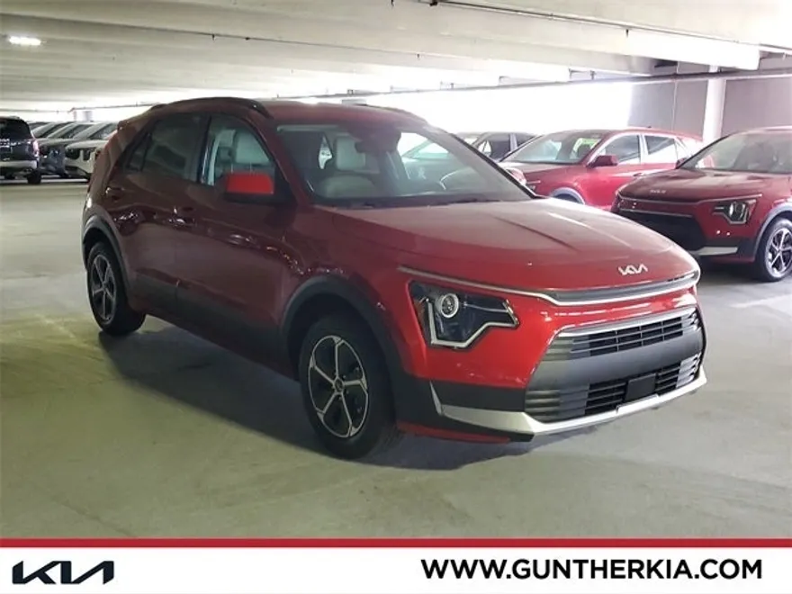 2025 Kia Niro EX photo 1