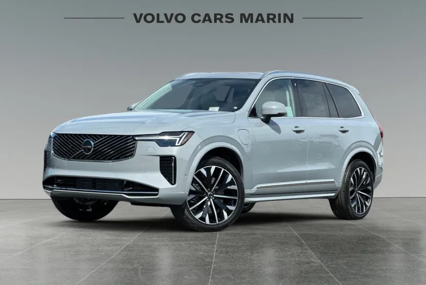 2026 Volvo XC90 T8 photo 1