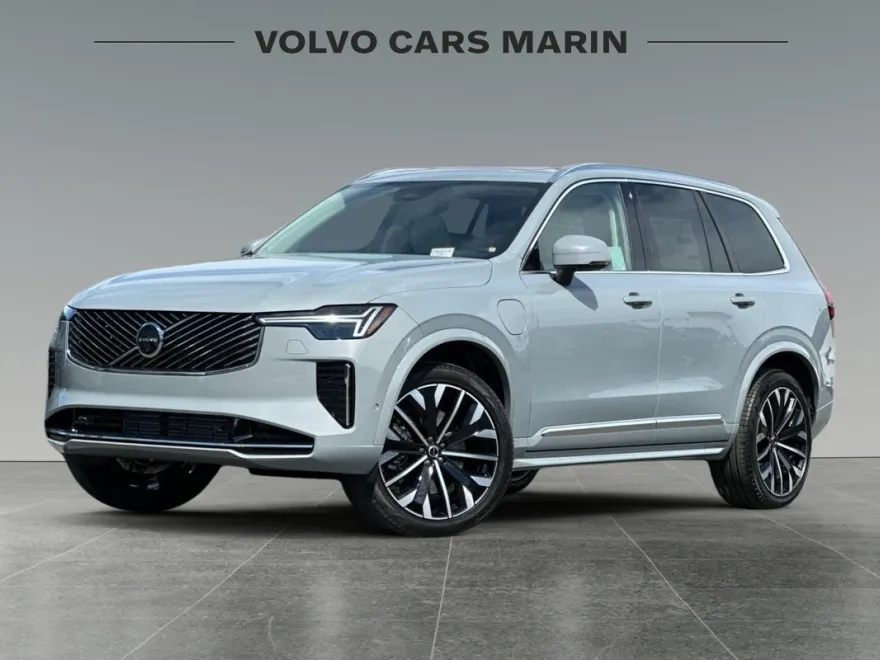 2026 Volvo XC90 T8 photo 1